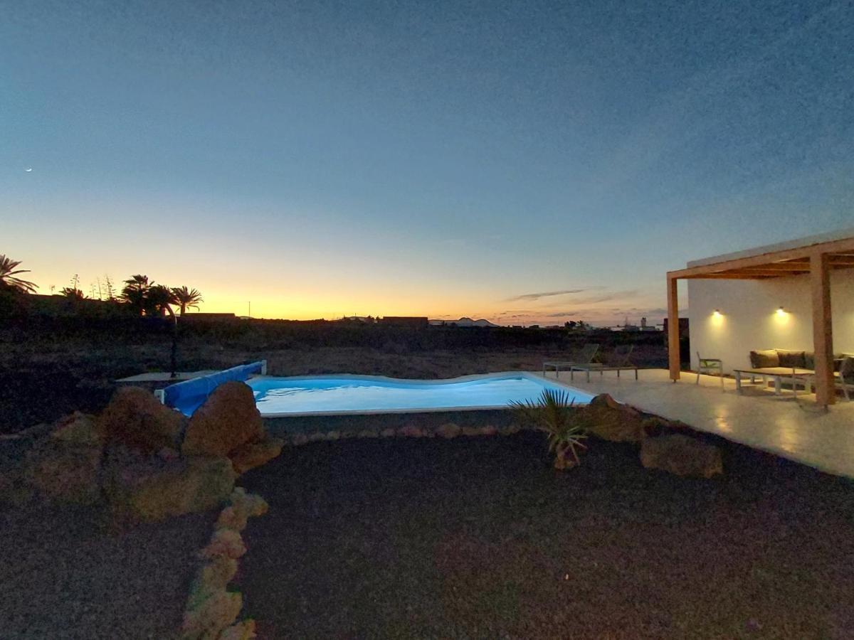 Villa Tabaiba En Lajares Con Piscina Exterior photo