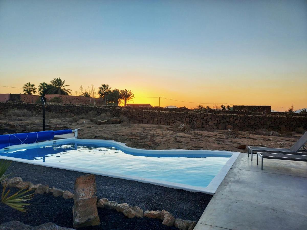 Villa Tabaiba En Lajares Con Piscina Exterior photo