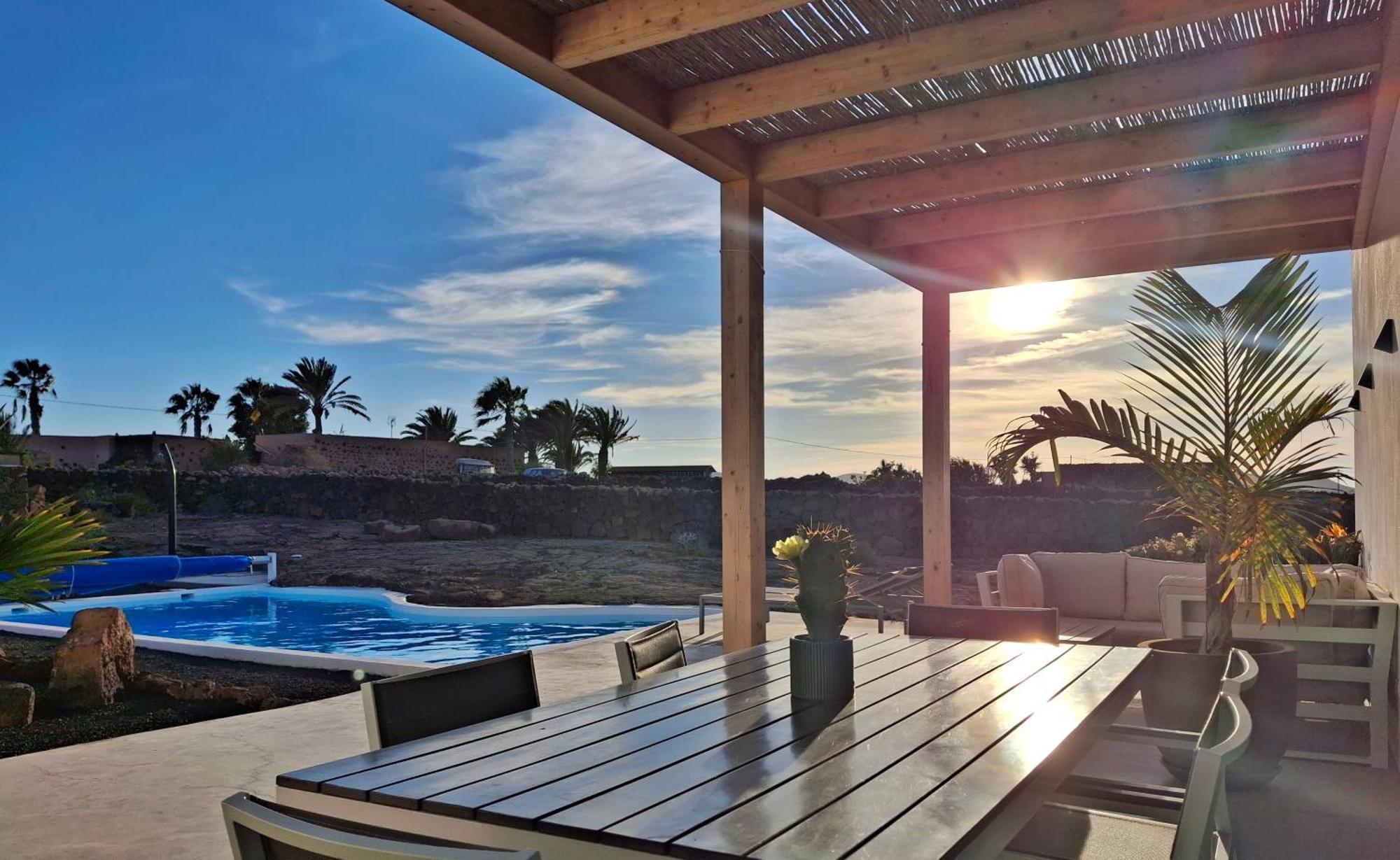 Villa Tabaiba En Lajares Con Piscina Exterior photo
